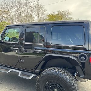 JEEP WRANGLER 4-DOOR WILLYS 4X4 - 6