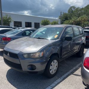 2010 Mitsubishi OUTLANDER ES 照片 1