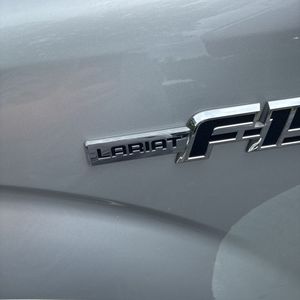2011 FORD F-150 LARIAT — миниатюра 23