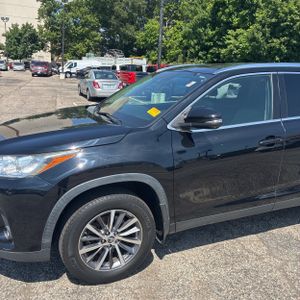 2019 Toyota HIGHLANDER XLE 照片 2