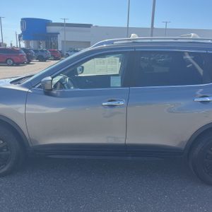 NISSAN ROGUE SV - 4