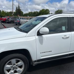 JEEP COMPASS LATITUDE - 2