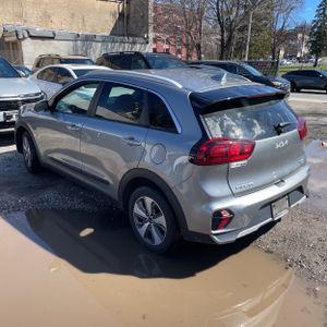KIA NIRO LX - 5