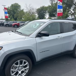 2024 JEEP COMPASS LATITUDE LUX 照片 2