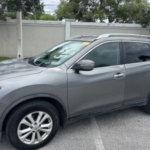 2015 Nissan ROGUE SV — фото 2