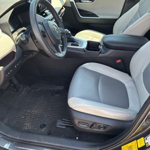 2023 Toyota RAV4 LIMITED — миниатюра 32