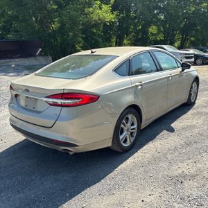 FORD FUSION SE - 8