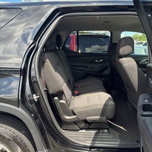 2018 Chevrolet TRAVERSE LS thumbnail 34