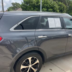 KIA SORENTO EX V6 - 9