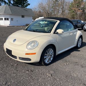 VOLKSWAGEN NEW BEETLE CONVERTIBLE SE - 1