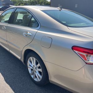 2011 Lexus ES 350 BASE — фото 5