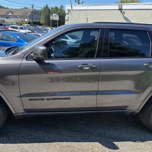 2019 JEEP GRAND CHEROKEE ALTITUDE photo 4