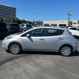 صورة 3 لـ 2013 Nissan LEAF S