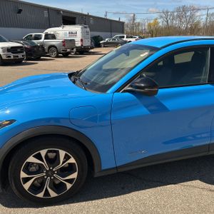 FORD MUSTANG MACH-E SELECT - 2