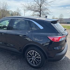 FORD ESCAPE PLUG-IN HYBRID SE - 6