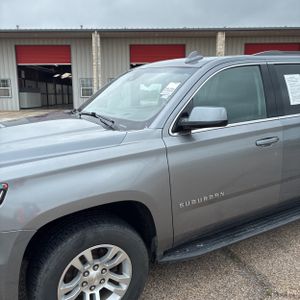 CHEVROLET SUBURBAN LT - 2