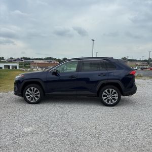 2023 Toyota RAV4 XLE PREMIUM photo 3