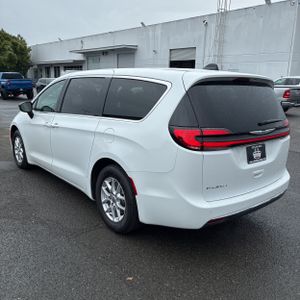 CHRYSLER PACIFICA SELECT - 5