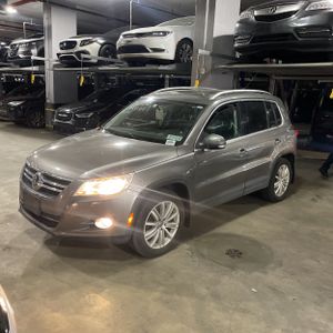 VOLKSWAGEN TIGUAN S 4MOTION - 1