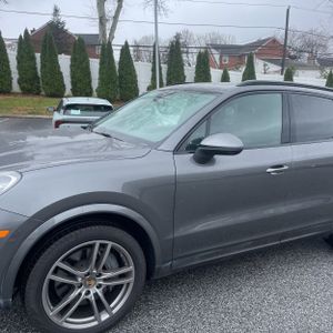 PORSCHE CAYENNE S - 2