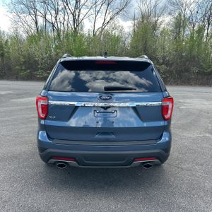 FORD EXPLORER XLT - 7