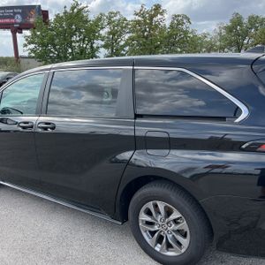 TOYOTA SIENNA - 6