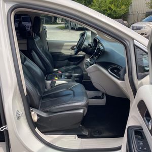 صورة 32 لـ 2017 Chrysler PACIFICA TOURING-L
