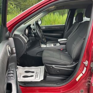 2011 JEEP GRAND CHEROKEE LAREDO — миниатюра 31