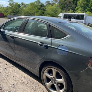 FORD FUSION SE - 6