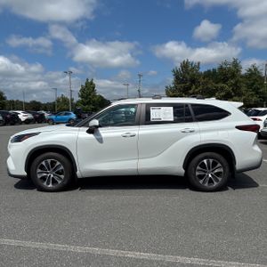 صورة 3 لـ 2023 Toyota HIGHLANDER XLE
