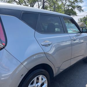 صورة 9 لـ 2023 KIA SOUL LX