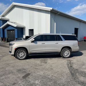 CADILLAC ESCALADE ESV LUXURY - 3