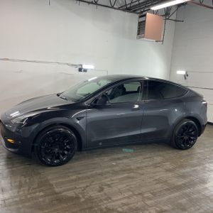 TESLA MODEL Y LONG RANGE - 3