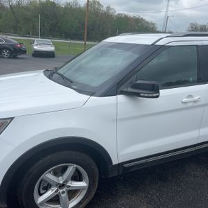 FORD EXPLORER XLT - 2