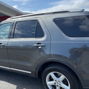 FORD EXPLORER XLT - 6
