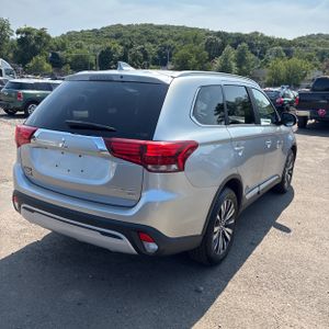 2019 Mitsubishi OUTLANDER SEL — фото 8