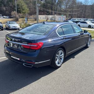 BMW 750I XDRIVE - 8