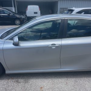 2021 Toyota CAMRY LE photo 4