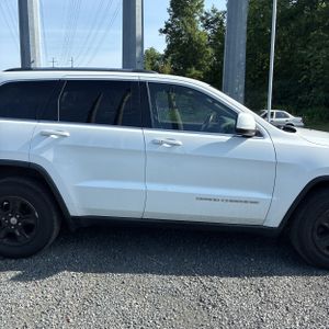 2015 JEEP GRAND CHEROKEE LAREDO — фото 11