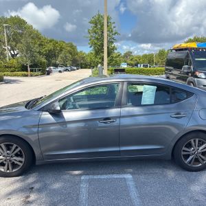 2018 Hyundai ELANTRA SEL — фото 4