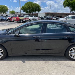 FORD FUSION SE - 4