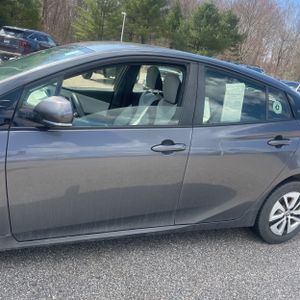 Toyota Prius Two Eco - 4