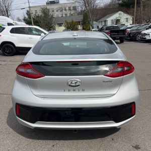 HYUNDAI IONIQ HYBRID SEL - 6