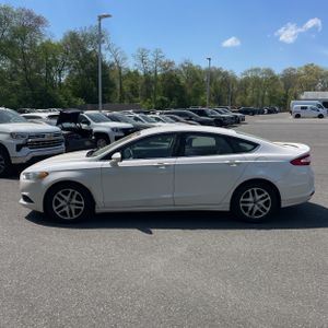 FORD FUSION SE - 3