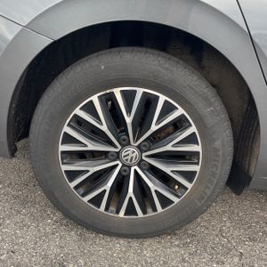 2019 Volkswagen JETTA SE thumbnail 19