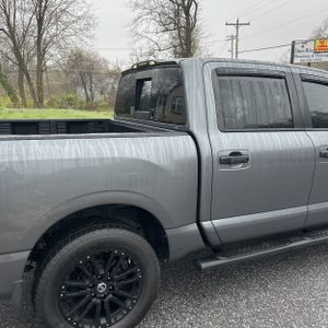 Nissan Titan SV - 9