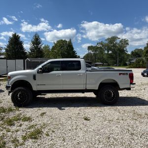 FORD F-250 SUPER DUTY LARIAT - 3