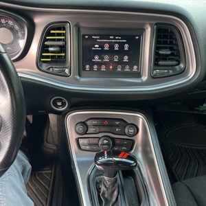 2020 Dodge CHALLENGER SXT 缩略图 32