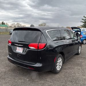 CHRYSLER VOYAGER LX - 8