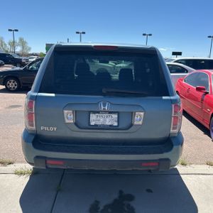 HONDA PILOT LX - 7